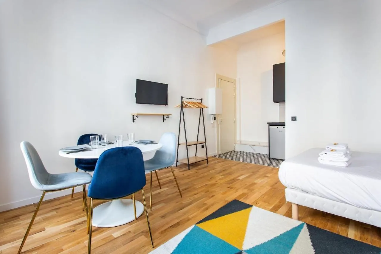 Superb Studio Near Bastille Paris Apartment