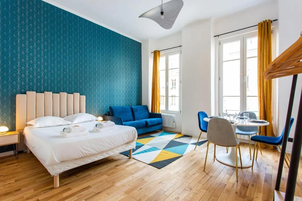 Superb Studio Near Bastille Paris